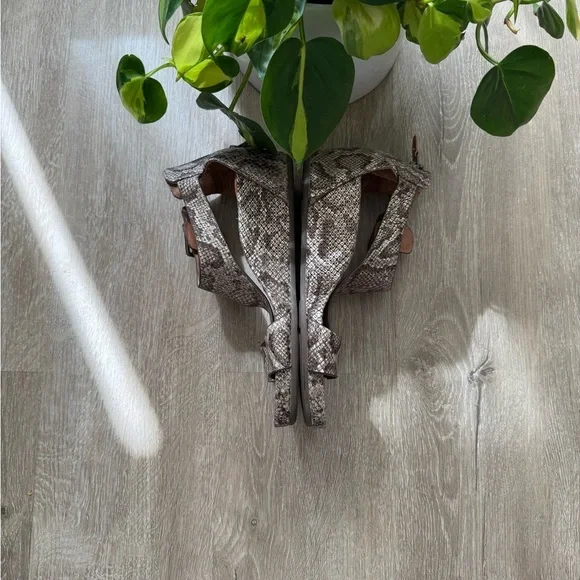 Gentle Souls Women Wedge Heel Open Toe Sandals Gisele - Picture 5 of 8